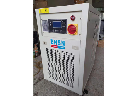 高精度0.1摄氏度温差循环水冷却机，解决客户特殊的控温要求